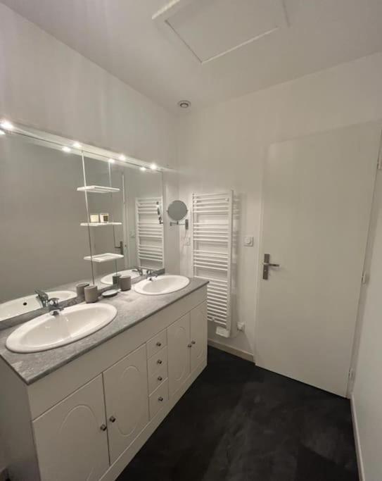 Vigne Et Mer-Spacieux Appartement Haussmannien-2Chambres-Wifi เบซิเยร์ ภายนอก รูปภาพ